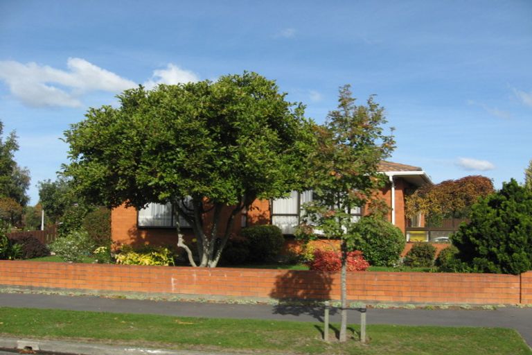 Photo of property in 19 Montclare Avenue, Ilam, Christchurch, 8041