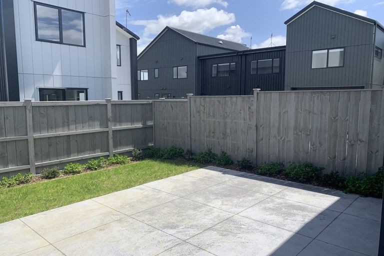 Photo of property in 20 Rauriki Lane, Rosehill, Papakura, 2113