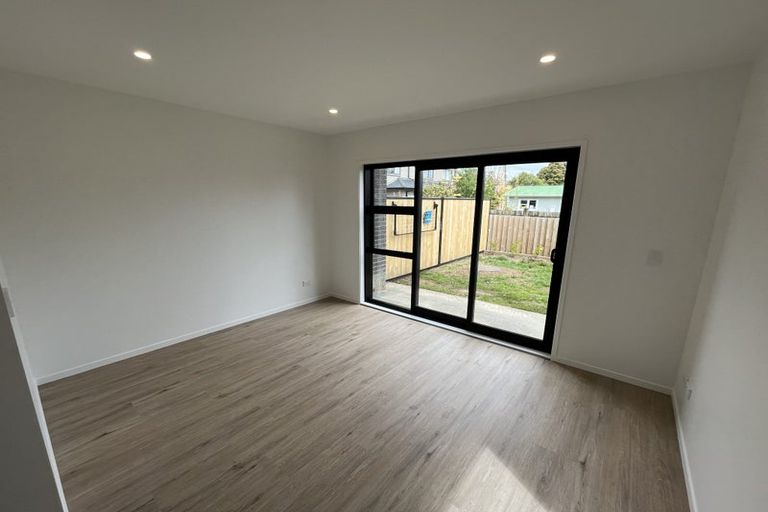 Photo of property in 12 Rauemi Way, Te Atatu South, Auckland, 0610