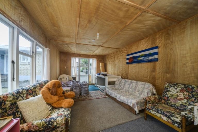 Photo of property in 24 Potaka Street, Marton, 4710