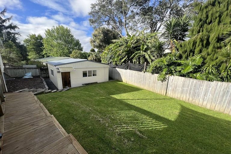 Photo of property in 25 Crompton Road, Massey, Auckland, 0614