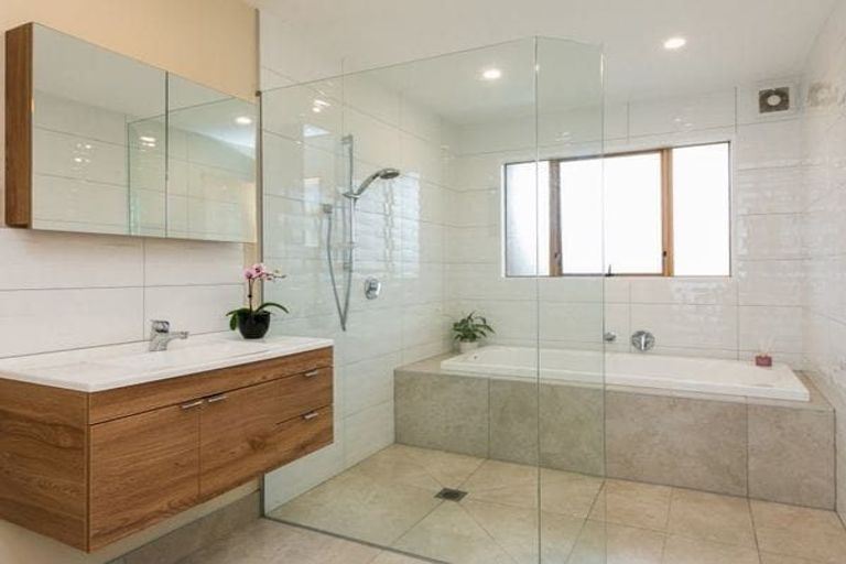 Photo of property in 16 Ngarimu Crescent, Taradale, Napier, 4112