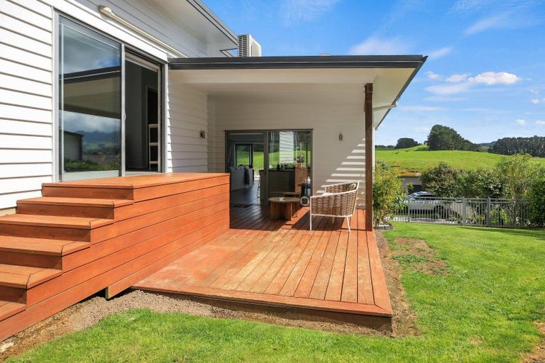 Photo of property in 28 Robertson Street, Raglan, 3225