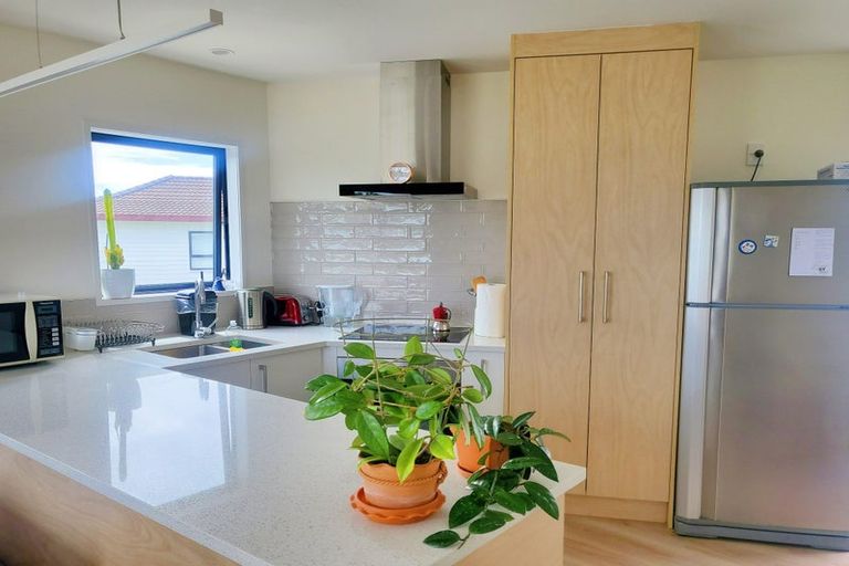 Photo of property in 36 Barbados Drive, Unsworth Heights, Auckland, 0632