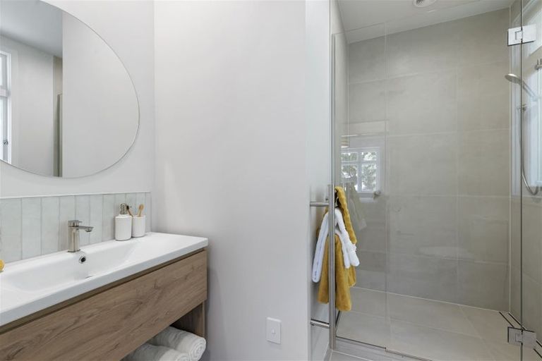 Photo of property in 61 Moncks Spur Road, Redcliffs, Christchurch, 8081