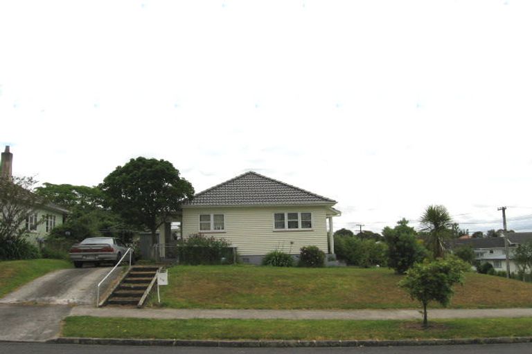 Photo of property in 110 Walmer Road, Point Chevalier, Auckland, 1022