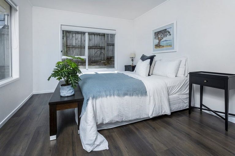 Photo of property in 1/40 Tree View Avenue, Glenfield, Auckland, 0629