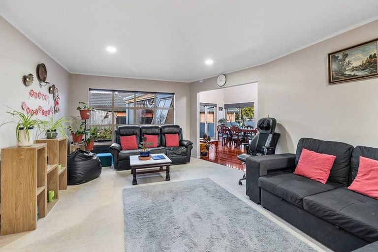 Photo of property in 58 Garton Drive, Massey, Auckland, 0614