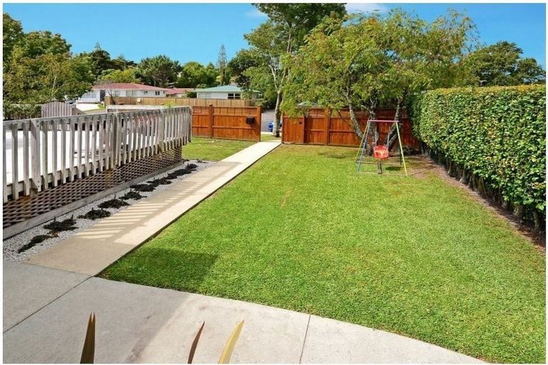 Photo of property in 26 Lynden Avenue, Hillcrest, Auckland, 0627