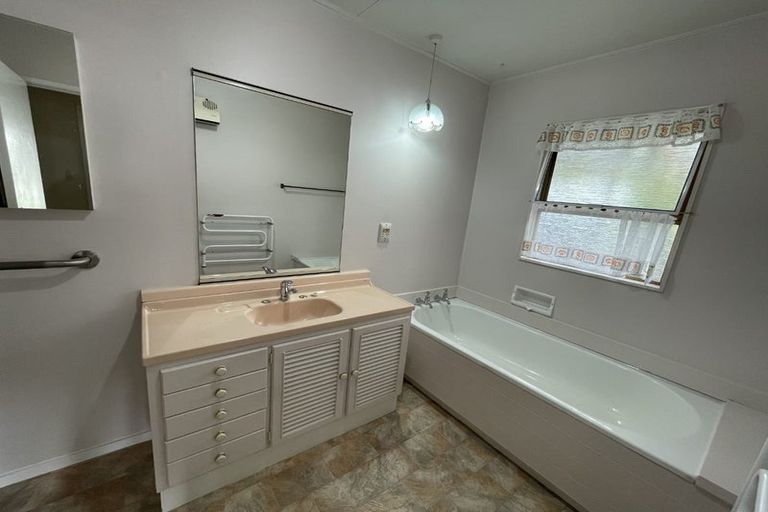 Photo of property in 50 Napier Road, Havelock North, 4130