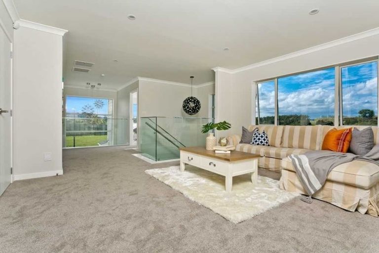 Photo of property in 37 Johns Creek Crescent, Silverdale, 0932