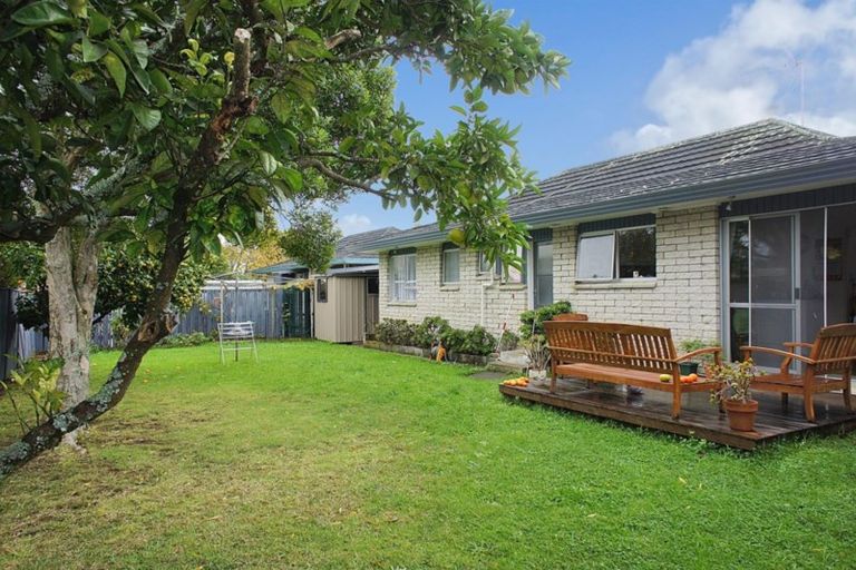 Photo of property in 1/14 Hedge Row, Sunnyhills, Auckland, 2010