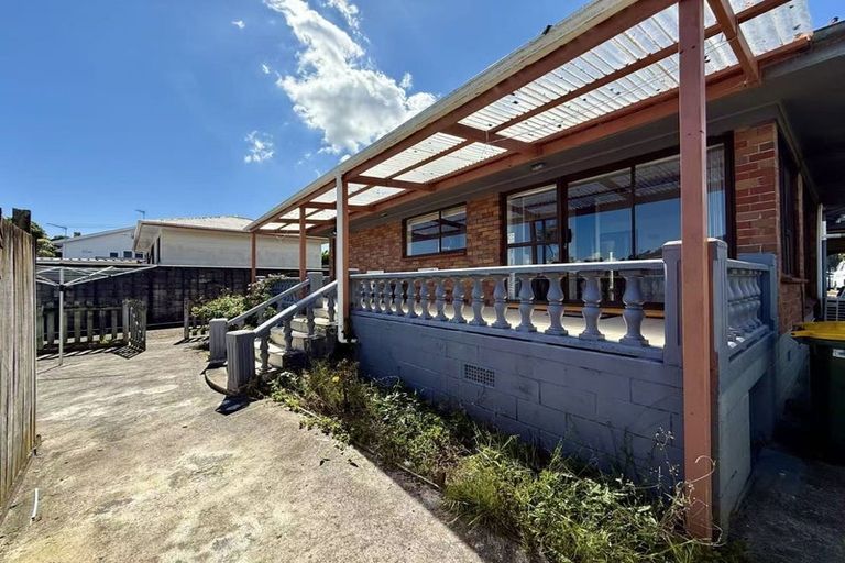 Photo of property in 3 Palm Court Drive, Glen Eden, Auckland, 0602