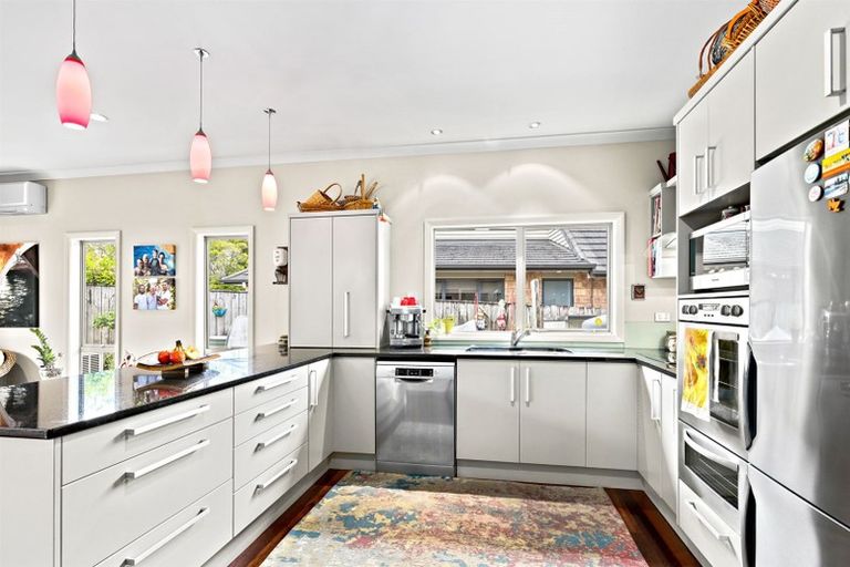 Photo of property in 3 Travis View Drive, Fairview Heights, Auckland, 0632