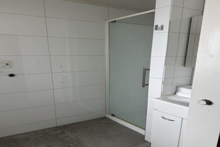 Photo of property in 20 Widmore Drive, Massey, Auckland, 0614