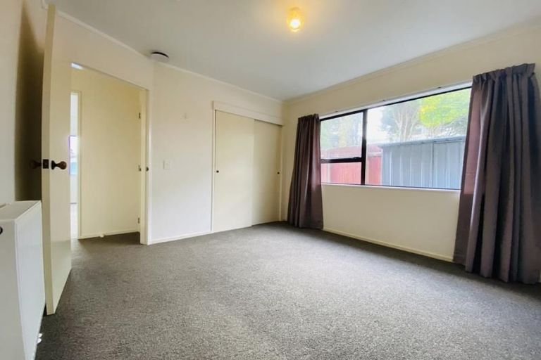 Photo of property in 54a Bassett Road, Johnsonville, Wellington, 6037