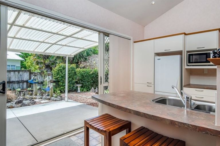 Photo of property in 7 Cinnabar Place, Westgate, Auckland, 0614