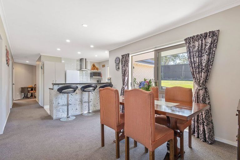 Photo of property in 18 Mcdougal Place, Kaiapoi, 7630