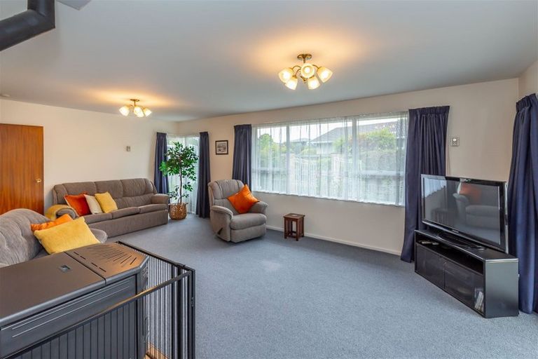 Photo of property in 22 Bucknell Street, Sockburn, Christchurch, 8042