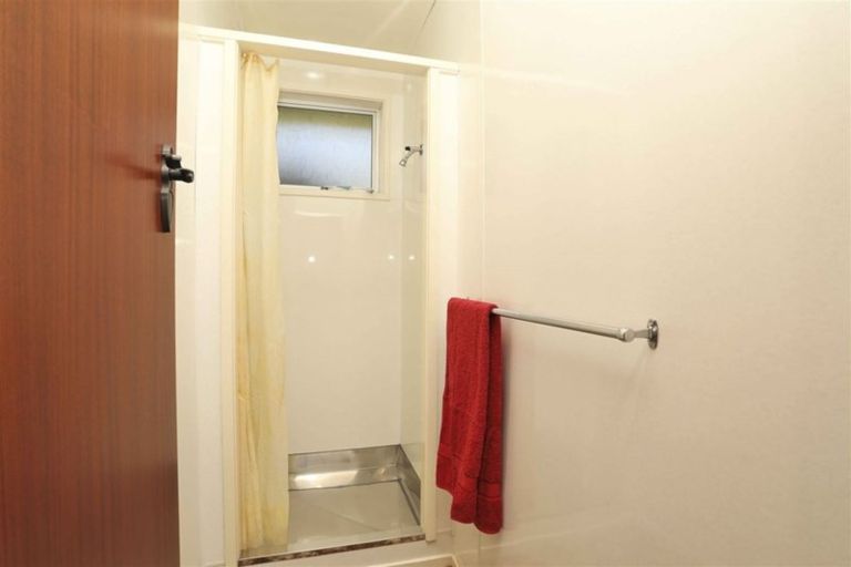 Photo of property in 68 Marine Parade, Bluff, 9814