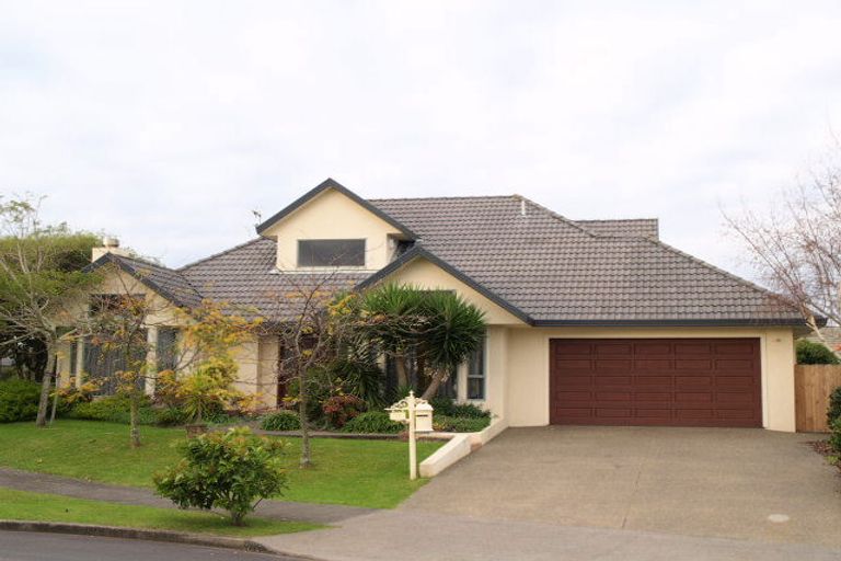 Photo of property in 11 Aspatria Place, Northpark, Auckland, 2013