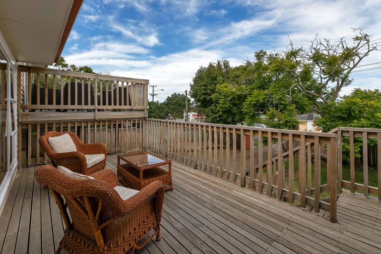 Photo of property in 40 Mountain Road, Mangere Bridge, Auckland, 2022