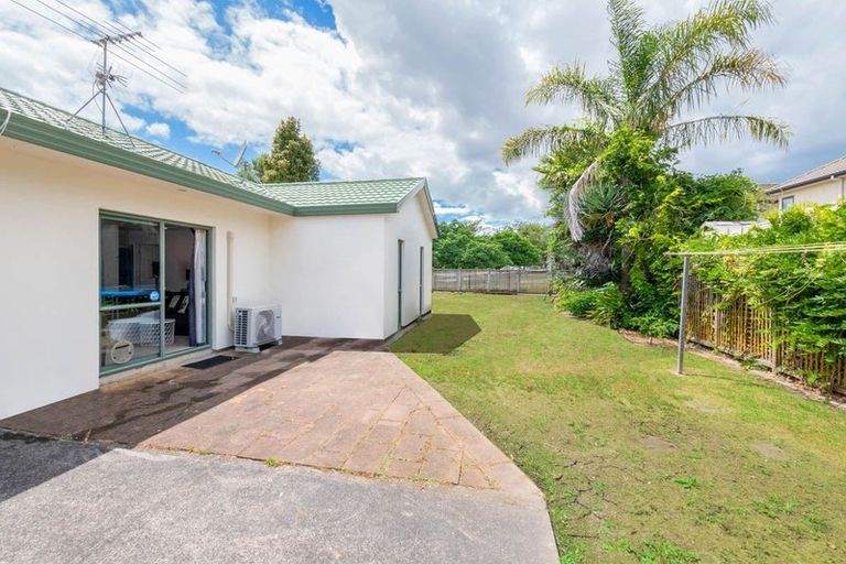 Photo of property in 2 Albizia Avenue, Henderson, Auckland, 0612
