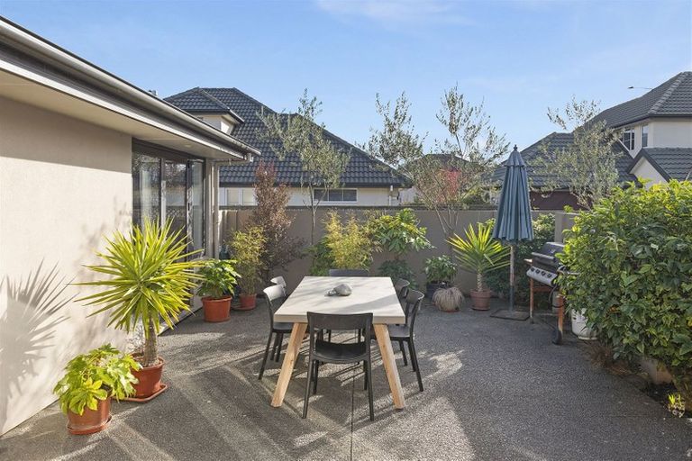 Photo of property in 169 Memorial Avenue, Burnside, Christchurch, 8053