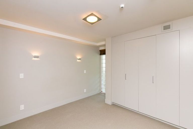 Photo of property in The Capital, 10/370 Oriental Parade, Oriental Bay, Wellington, 6011