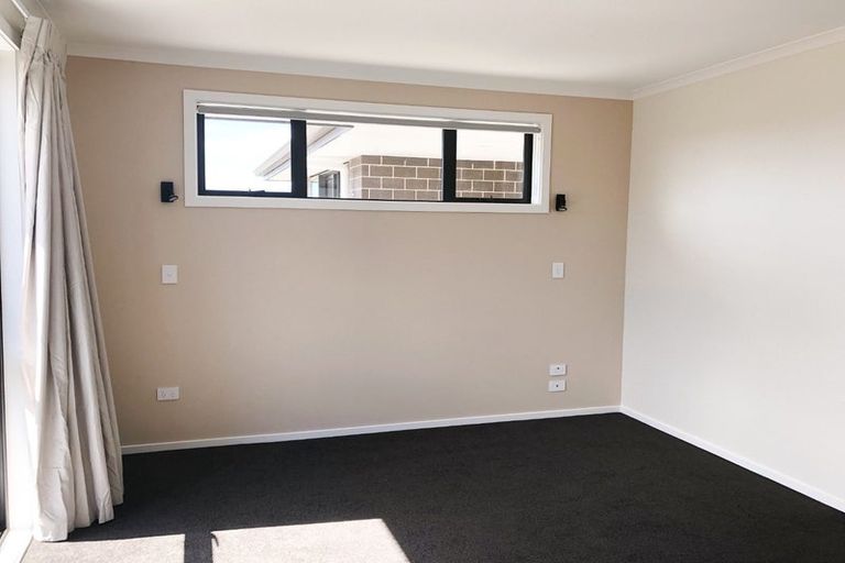 Photo of property in 8 Tapuhikura Street, Waikanae, 5036