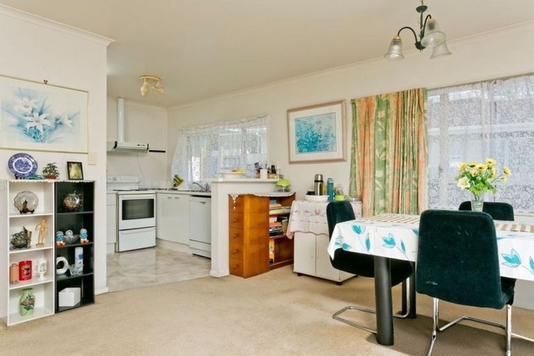 Photo of property in 2/80 Bentley Avenue, Glenfield, Auckland, 0629