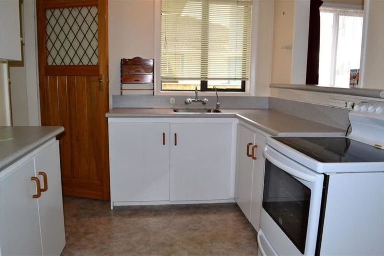 Photo of property in 17 Carlisle Street, Levin, 5510