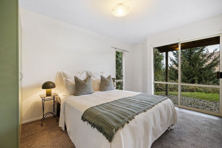 Photo of property in 2a Bird Place, Fernhill, Queenstown, 9300