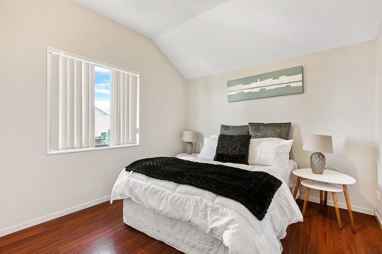 Photo of property in 15 Kirikiri Lane, East Tamaki, Auckland, 2013