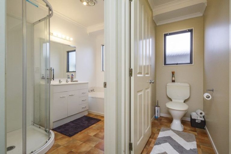 Photo of property in 94 Summerhill Drive, Fitzherbert, Palmerston North, 4410