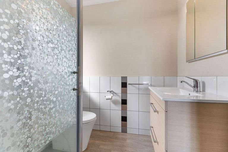 Photo of property in 86 Karamea Street, Whalers Gate, New Plymouth, 4310