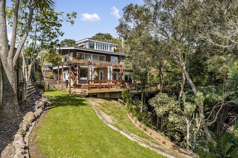 Photo of property in 603 East Coast Road, Browns Bay, Auckland, 0632