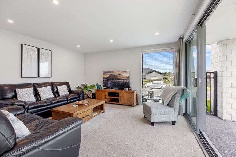 Photo of property in 142 Puhirake Crescent, Pyes Pa, Tauranga, 3112