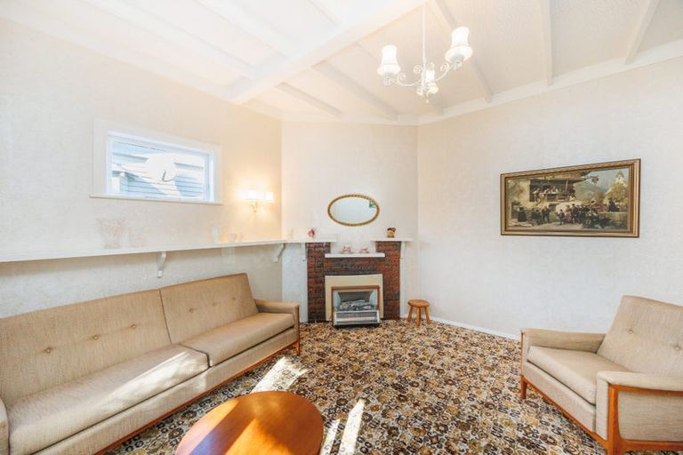 Photo of property in 18 Milverton Avenue, Hokowhitu, Palmerston North, 4410