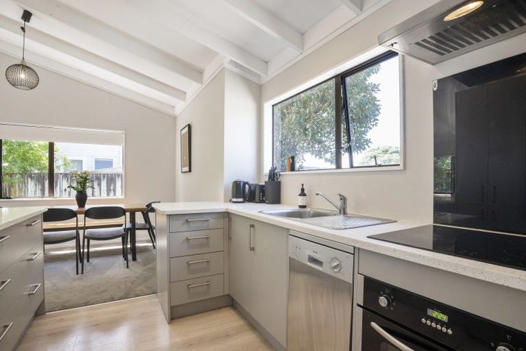 Photo of property in 3/28 Harris Road, Mount Wellington, Auckland, 1051