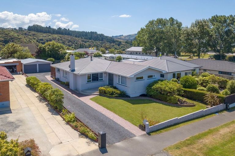 Photo of property in 98 Main Road, Fairfield, Dunedin, 9018