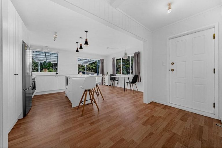 Photo of property in 883 Swanson Road, Swanson, Auckland, 0612