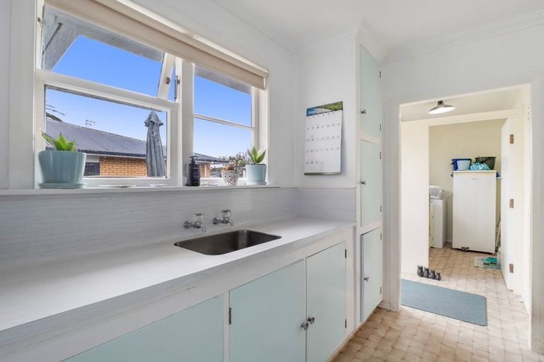 Photo of property in 25 Vernon Avenue, Takaro, Palmerston North, 4412