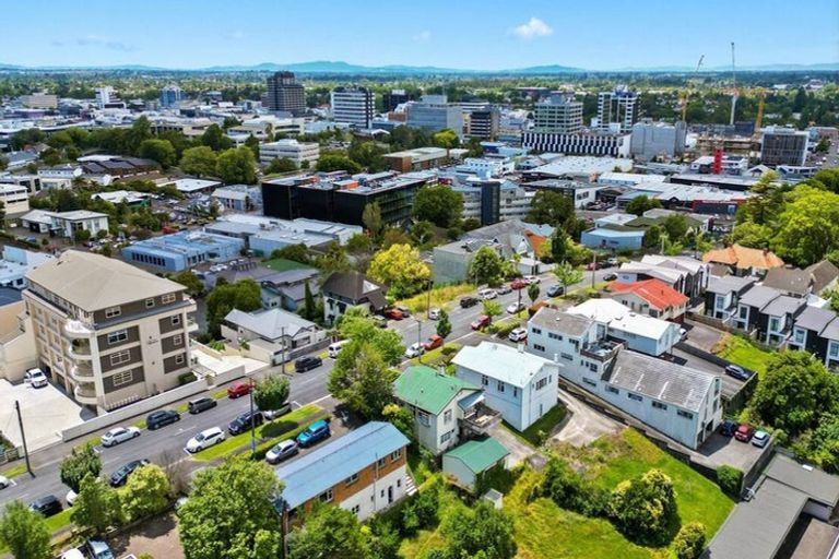 Photo of property in 35 Thackeray Street, Hamilton Lake, Hamilton, 3204