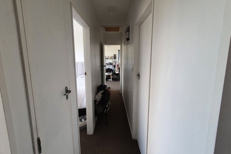 Photo of property in 10 Middlesex Place, Northland, Wellington, 6012