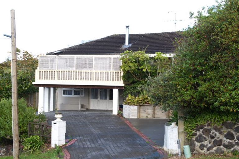 Photo of property in 1 Kerry Dell, Cockle Bay, Auckland, 2014