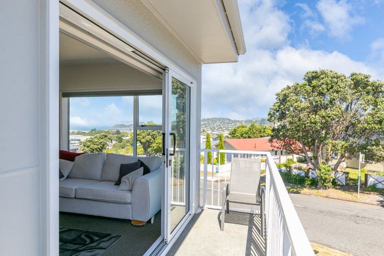 Photo of property in 11/32 Akaroa Drive, Maupuia, Wellington, 6022