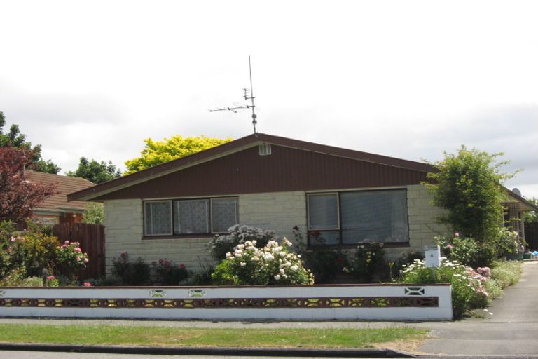 Photo of property in 2/4 Jura Place, Woolston, Christchurch, 8062