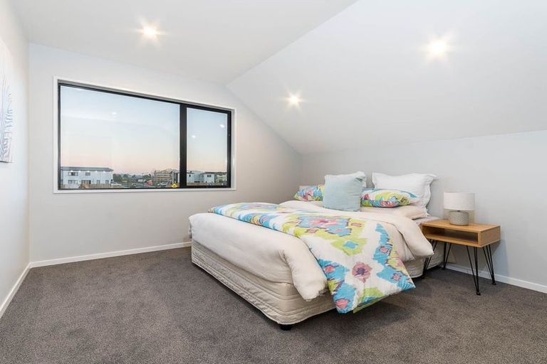 Photo of property in 11 Kearns Drive, Hobsonville, Auckland, 0616