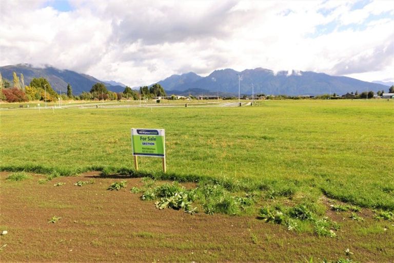 Photo of property in 22 Marakura Drive, Te Anau, 9600